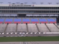 TMS_Silver_993_coming_across_start_finish_on_green_flag.jpg